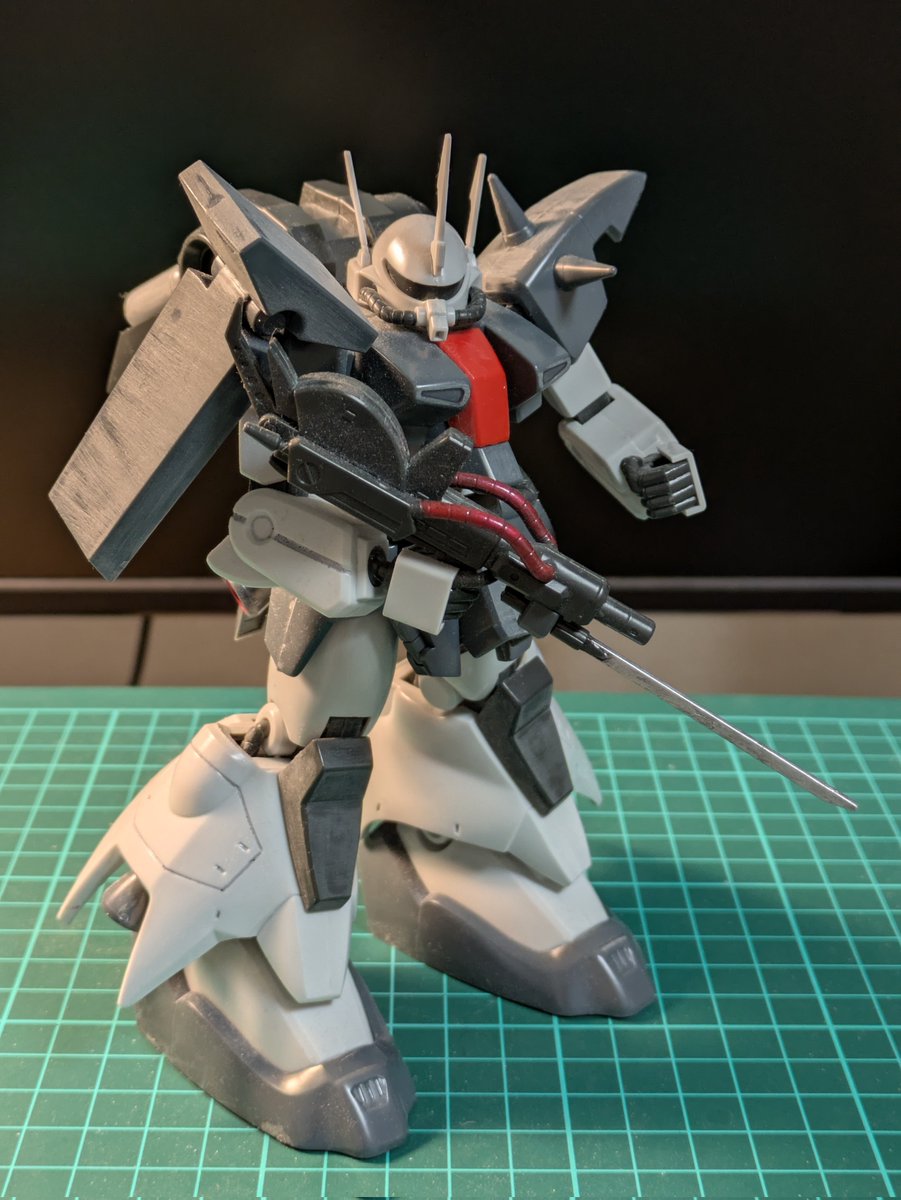 今日は機動戦士ガンダムZZの40周年らしいので1年前に作ったHGザクⅢを