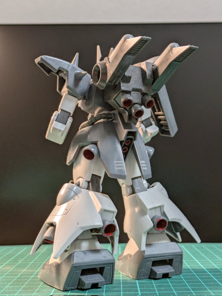 今日は機動戦士ガンダムZZの40周年らしいので1年前に作ったHGザクⅢを