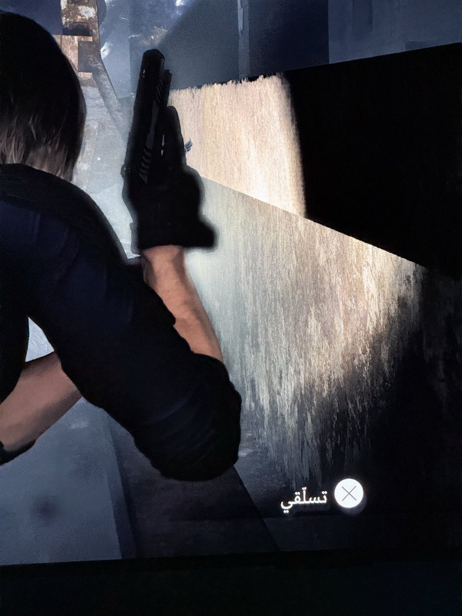 msk_95's tweet photo. @Capcom_AR  في البداية أشكركم على اللعبة الرائعة حتى الان لكن لاحظت في بعض اللقطات الترجمة تكون خاطئة في شخصية ليون تكون بصيغة مؤنثة أرجو حلها وشكرًا لكم 💙💙💙 https://t.co/wAIMCb2F27