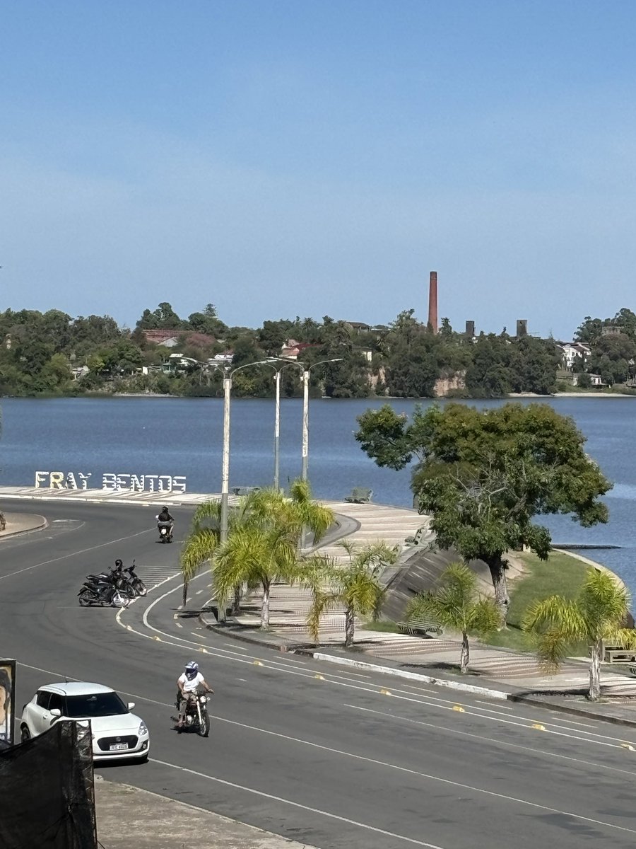 rioscantti_ing's tweet image. El ex frigorífico #Anglo a orillas del Río Uruguay, #Fray Bentos.