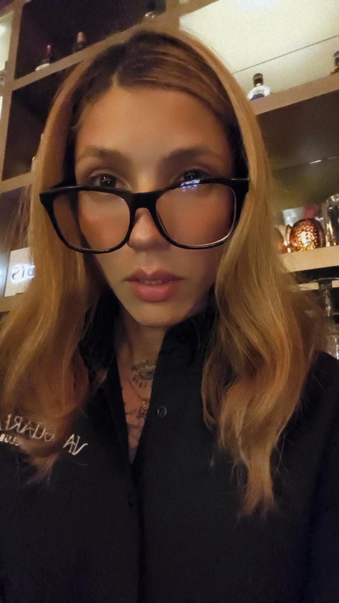 Jessie_Garvet's tweet image. Tu agitadora profesional de confianza 😌😏

#tsgirl #transgirl #bartender #Medellin