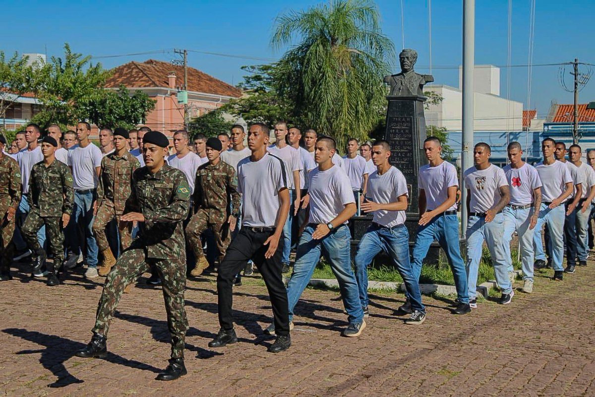 LinkPark64's tweet photo. Experiência nova de vida, apesar de não querer, vou ter q ir para representar a pátria 🪖 https://t.co/p1b7jG40MW