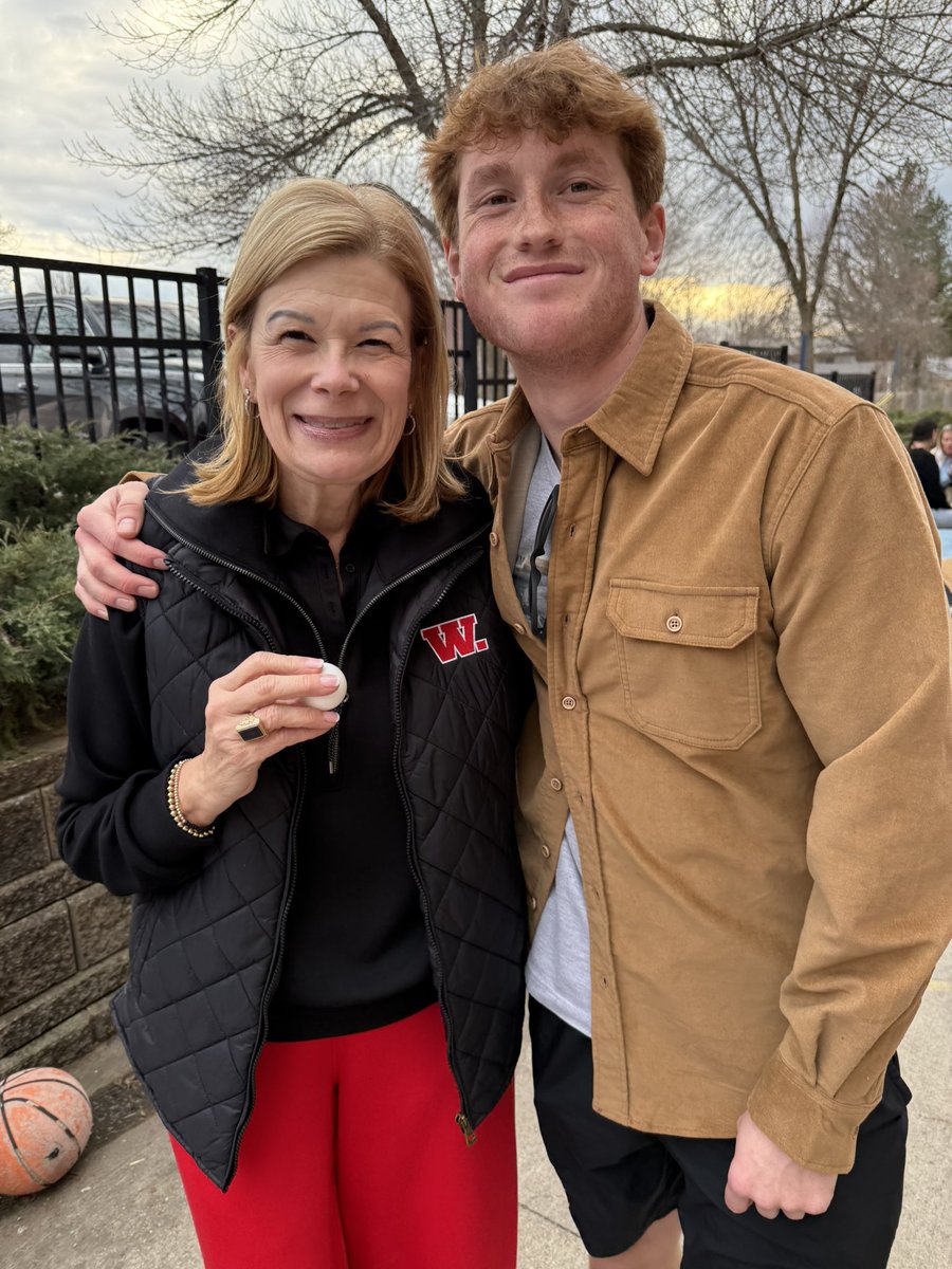 aewhite726's tweet image. One last @WabashSigmaChi mom's day ❤️ Two sons and many Sigma Chi brothers @WabashCollege #WAF