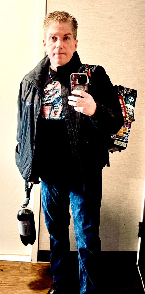 jaysonstreet's tweet photo. Heading over to #ISTS getting ready for the winter here then realized that after how the too hot weather in Texas has been I really like the cold! 😁 #HackerAdventures https://t.co/HXc4qQTEgd