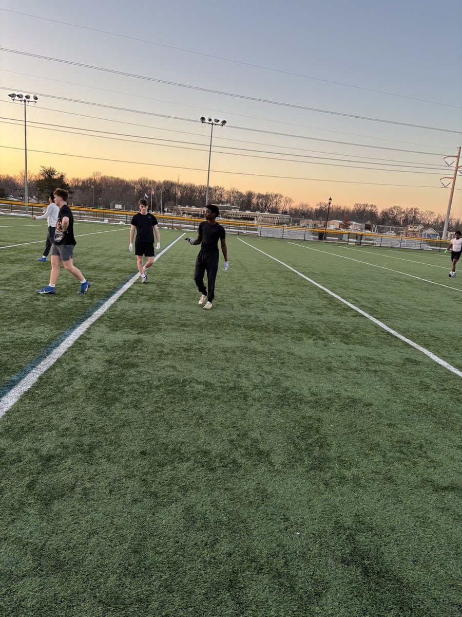 BrennanFarns's tweet photo. Some nice weather figured we’d get outside and work.#GoOwls https://t.co/q9RLWvIzdH
