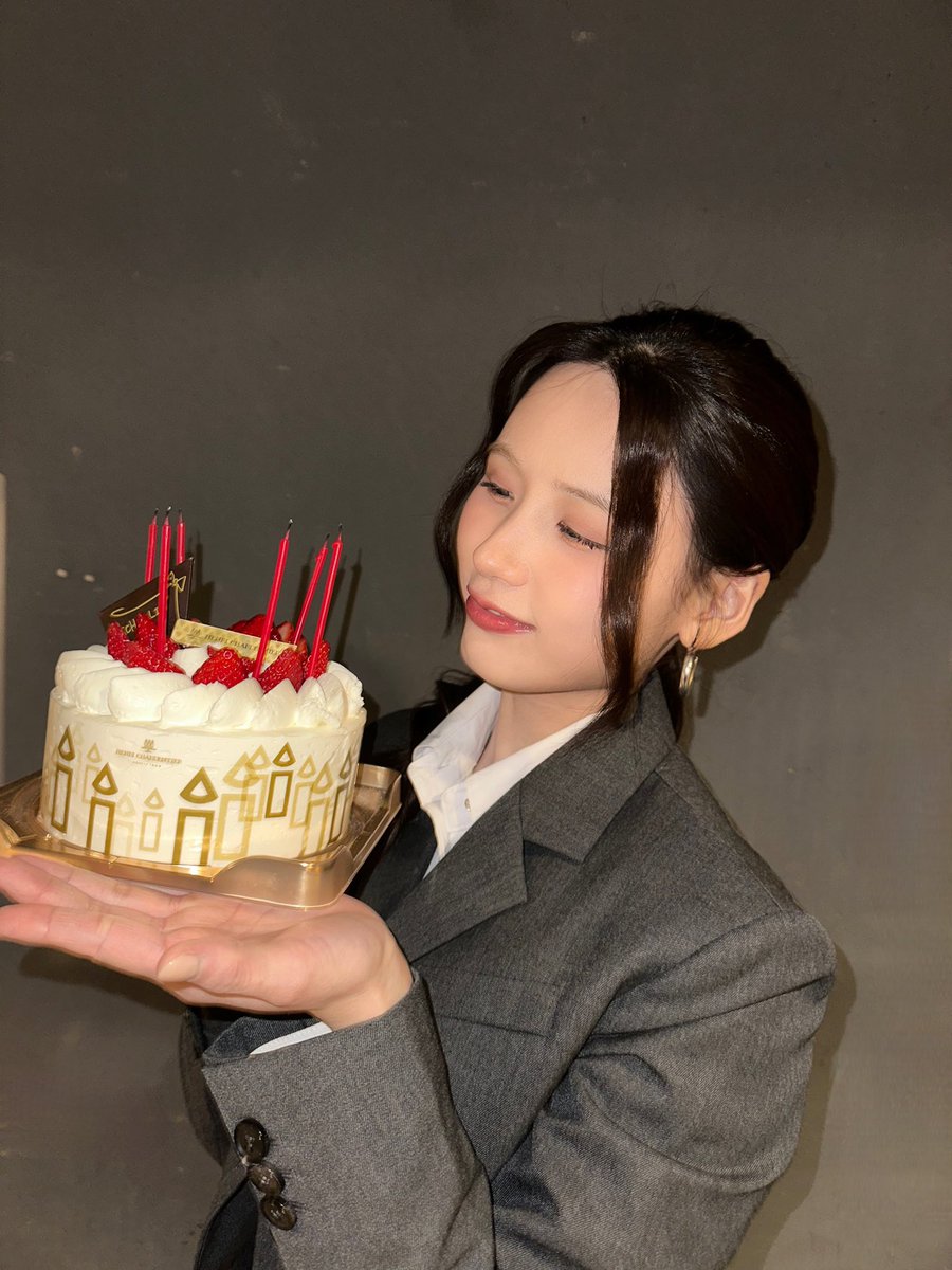 3월도 많이 사랑해🫶🏻

#사랑스럽지윤
#누구보다_빠른_3월_최애선정