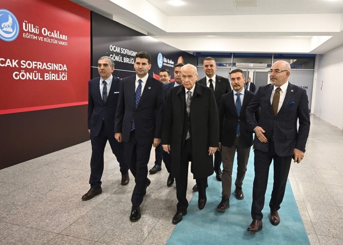 “Bir Ömür Sadakatle, Evlatların Emrinde.!”

Ülkü Ocakları Konya İl Başkanlığı olarak;

Liderimiz Sayın Devlet Bahçeli, il ve ilçe başkanlarımız, üniversite teşkilatlarımız ve Genel Merkez yöneticilerimizle birlikte iftar sofrasında bir araya gelmenin bahtiyarlığını yaşadık.