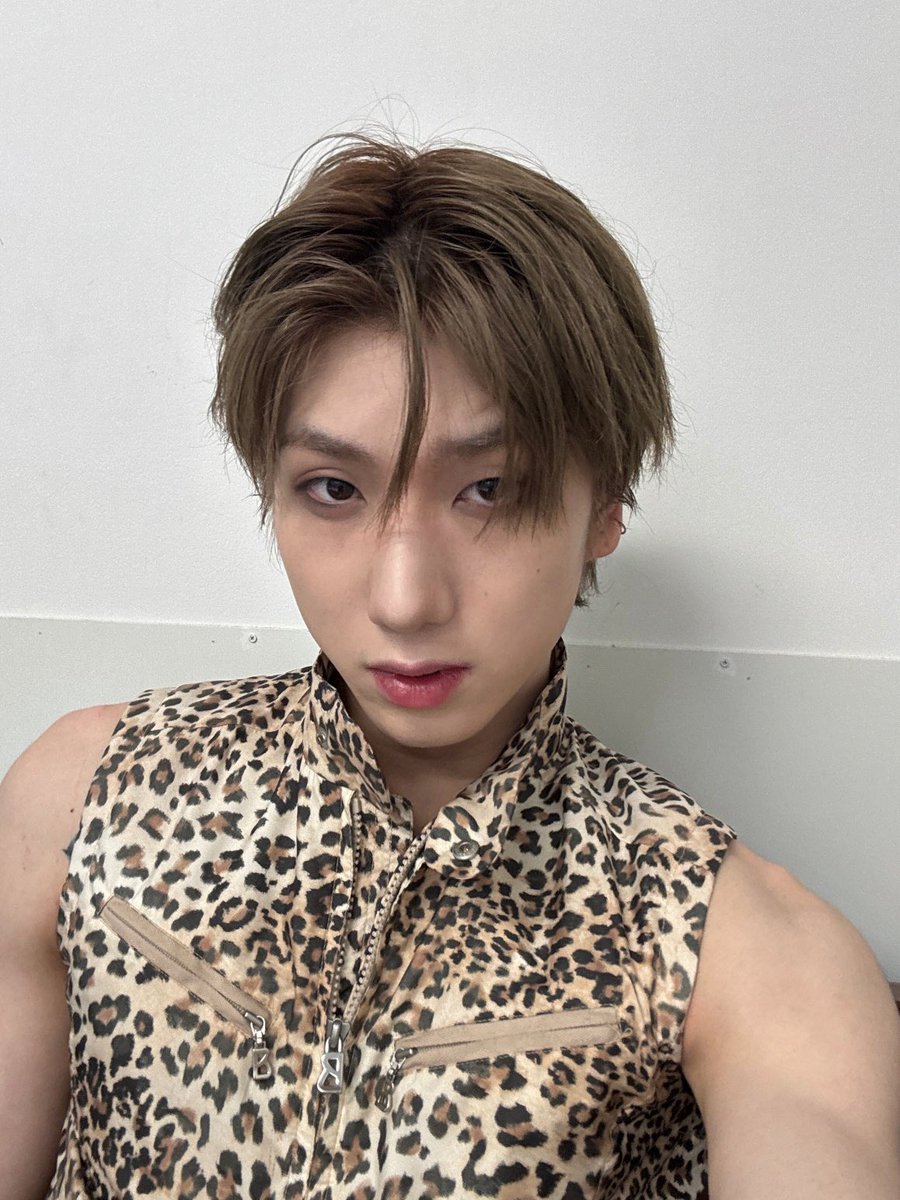 🩵👈🏻 tweet media