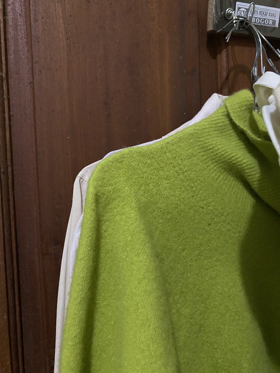 gravitearss's tweet photo. Mau ngosongin lemari kemeja, cardigan, blouse, sweater di range harga 5k - 20k.
Dom tgr, via oren💥 https://t.co/uGTXif4rtt
