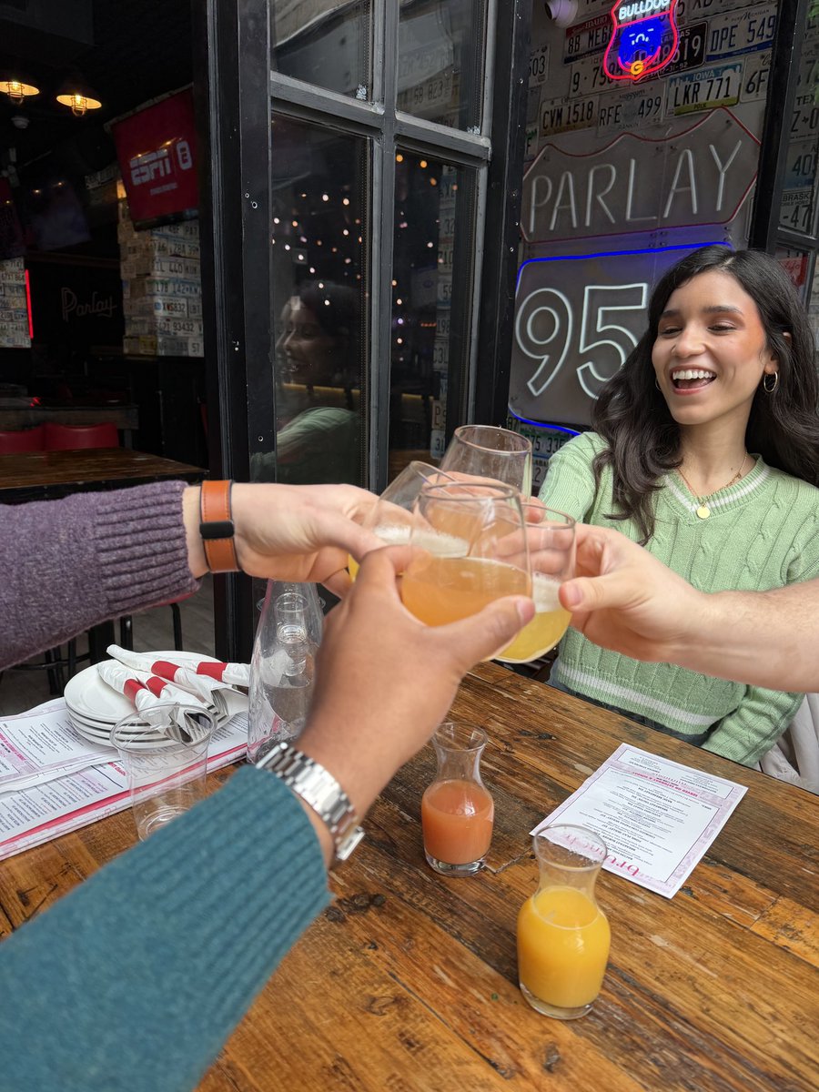 maleugcluiz's tweet photo. So much fun to catch up with friends and being present 

Yes, UGC, running a biz is super important but also the relationship we build! 
After all, I joined this to have QUALITY TIME
The food was chef's kiss
#ugc #chicagocontentcreator #ugccommunity https://t.co/4qfyv9WtAm