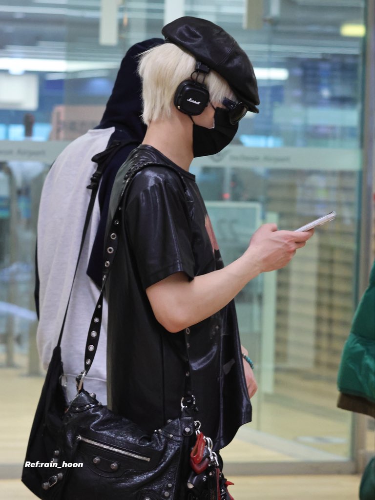 Refrain_jihoon's tweet photo. 260301 ICN

#JIHOON #지훈 #ジフン 
#트레저 #TREASURE https://t.co/Y0W86lmMHr