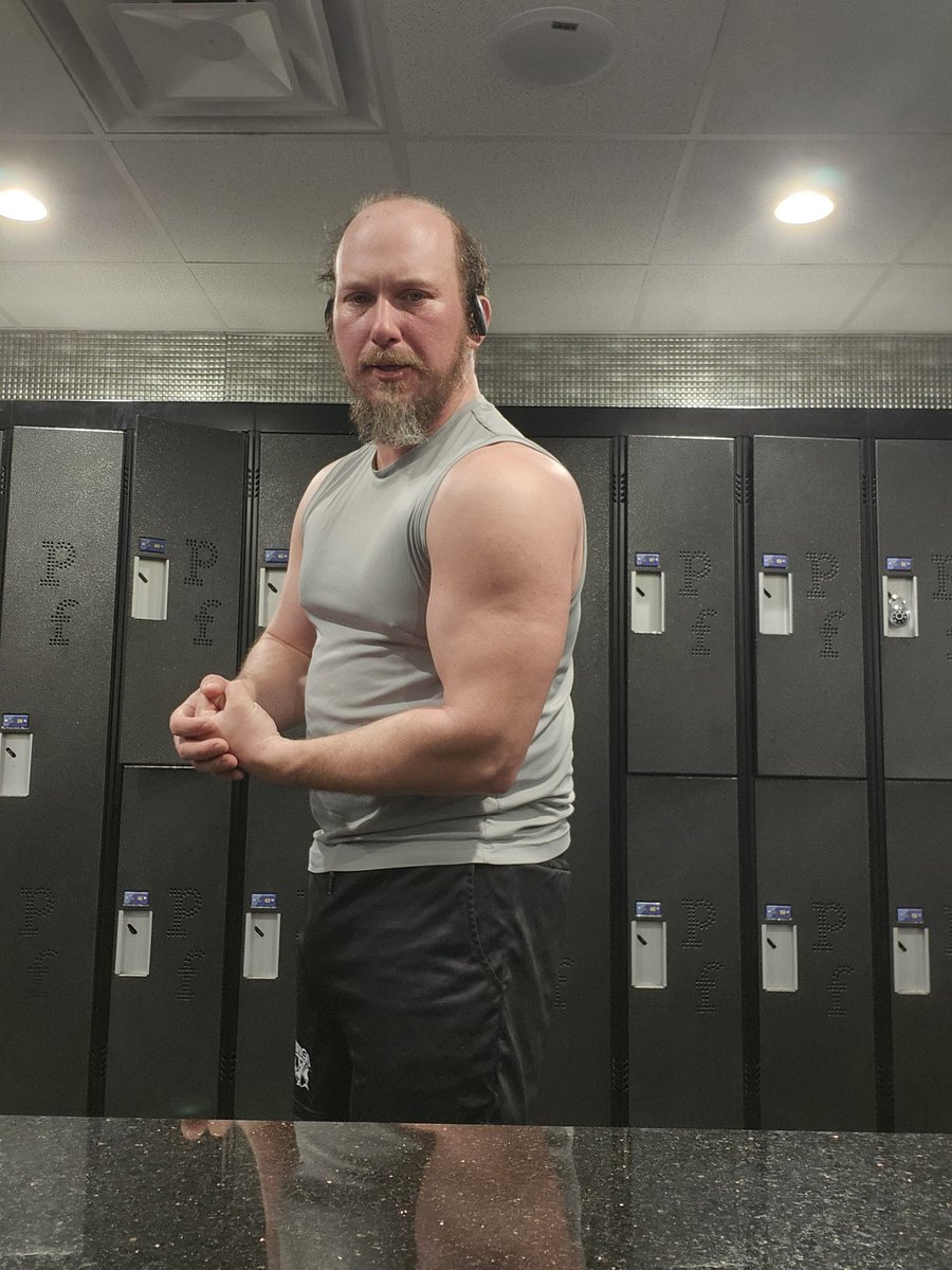 T0talReck's tweet photo. Hit the gym today did arm's for a total volume weight of 52,000 lbs moved

#Gym #GymLife #gymmotivation #fitness #FitnessMotivation #workout #muscles https://t.co/UwMH7Hrs22