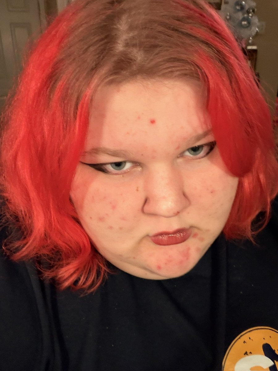 🦇B4T_L4DY🦇 tweet media