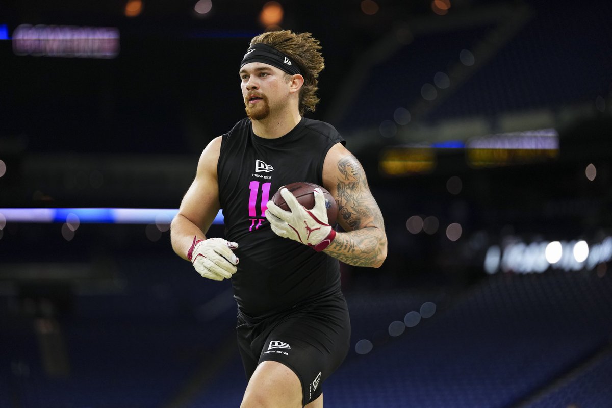 Jaren Kanak tweet media