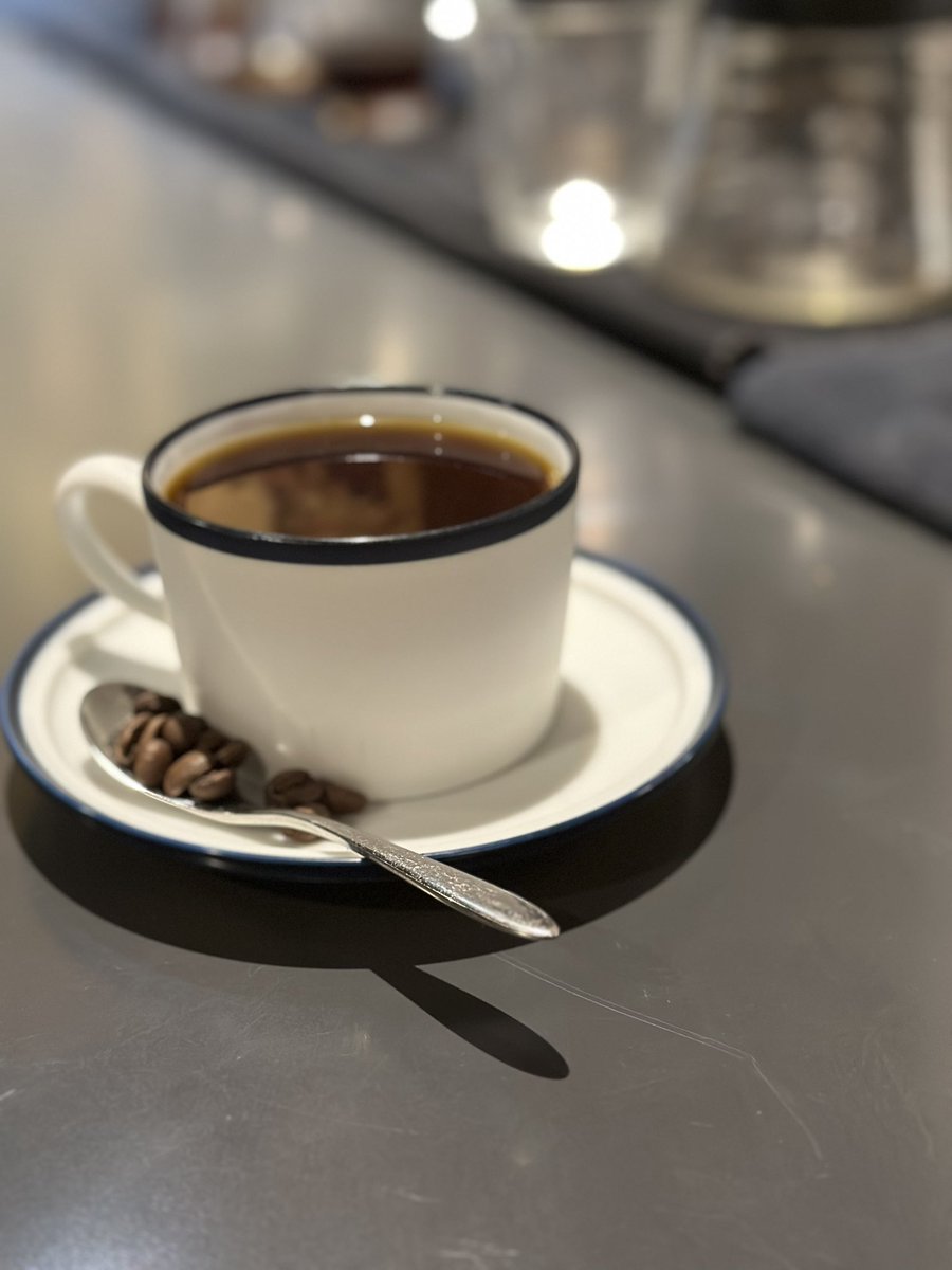 今日から3月。最近は暖かくなってきて春の訪れを感じますね。
今月のコーヒーのご案内です。

今月はコロンビア。ナッツ感、ベリーやカシスの明るい酸味と甘みが楽しめる浅煎りのコーヒーです。

ちょっと残ってしまったので2月に出していた冬のブレンドもございます。

よろしければ是非！