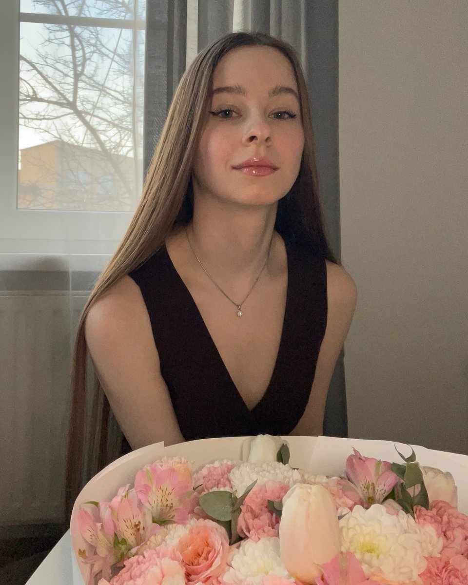 Liza tweet media