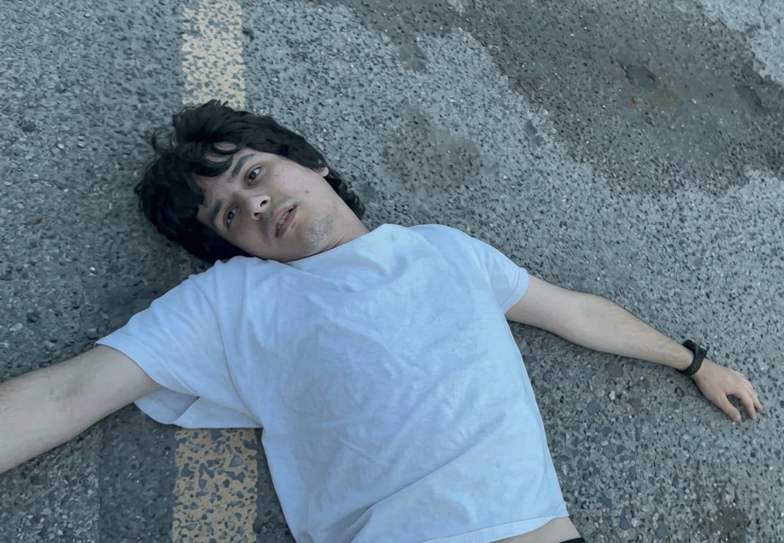 gfbewilin's tweet photo. the state my friends found me in every time i let myself fall in love https://t.co/YxIv8DmNZZ