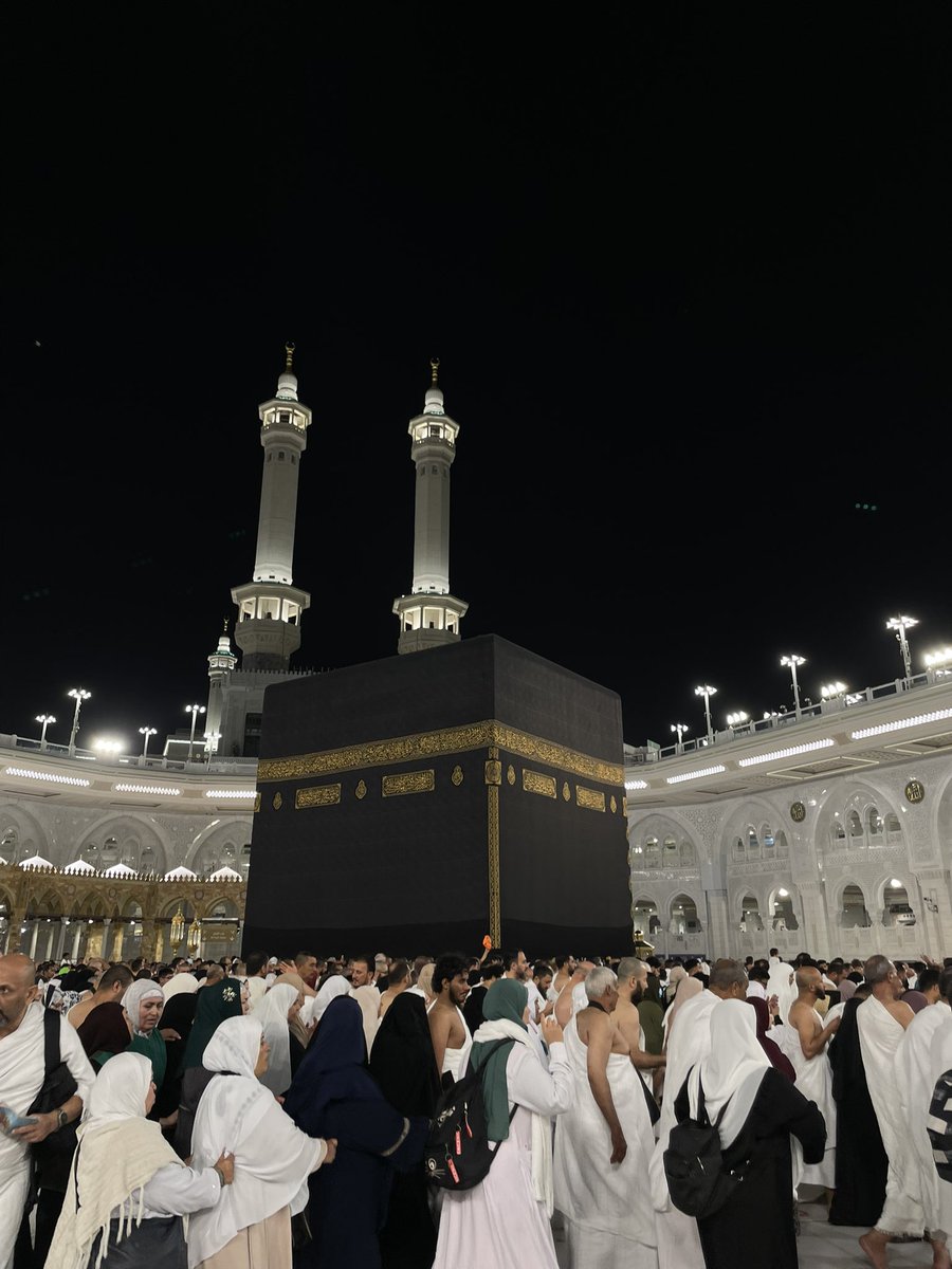 janawd0's tweet photo. يارب 
سخّر لي الأسباب وقلوب العباد 
وسخّر لي الأماكن والأزمان 
واجعلني في كنفك محاطةً برحمتك
مسددة الُخطى بِك 
لا أضل ولا أضعف https://t.co/d99iMhoWT6