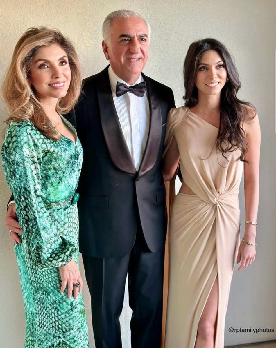 Hoping to see this wonderful family back on the Iranian throne soon 👑🇮🇷

Her Highness Princess Yasmine Pahlavi

Crown Prince Reza Pahlavi

Her Highness Princess Noor Pahlavi