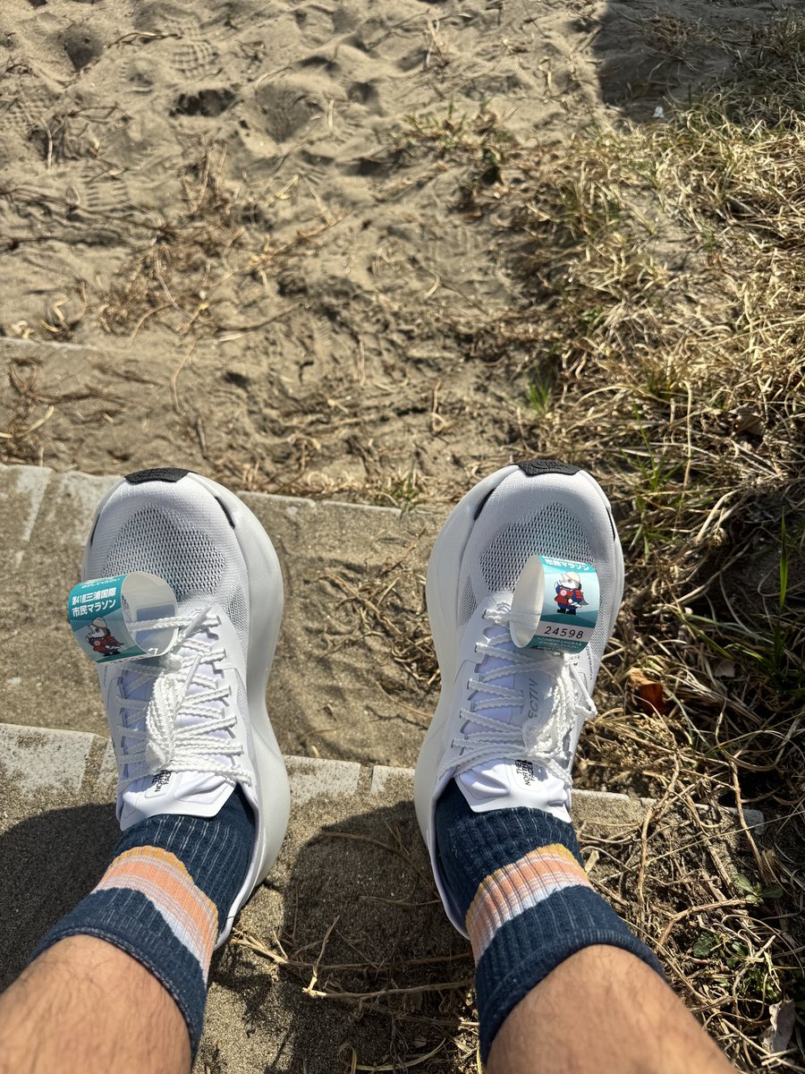 nomi_runner's tweet photo. やっちゃダメ
レースで新しいシューズのシェイクダウン(笑)
#VECTIV
#FORWARD
#三浦国際市民マラソン https://t.co/IO6MFFj2rU