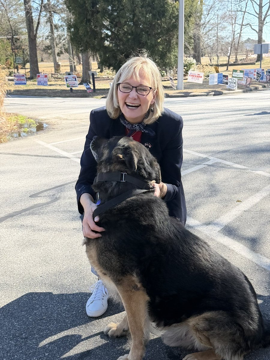 lauriebuckhout's tweet photo. Wrapped up the final day of early voting in Nash County with voters, future voters, and even some more dogs! Team Buckhout came out in strong numbers💪 https://t.co/oT2MBOTyvl