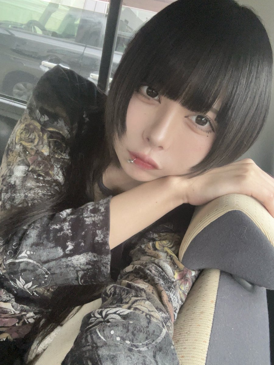 kururugi_ruru's tweet photo. うん、おはよ~
3月のスケジュールをるるちゃんが
おしらせするからね。
ここでひとつ、るるちゃんのこともおしらせするね。みんなにはまだ内緒にしてたんだけど外食した時のメニューは冒険しない派です。
今月も皆様、どうか、くるるぎるるを、よろしくお願いいたします。
#拡散希望
#PR https://t.co/WfIoGVLjDu