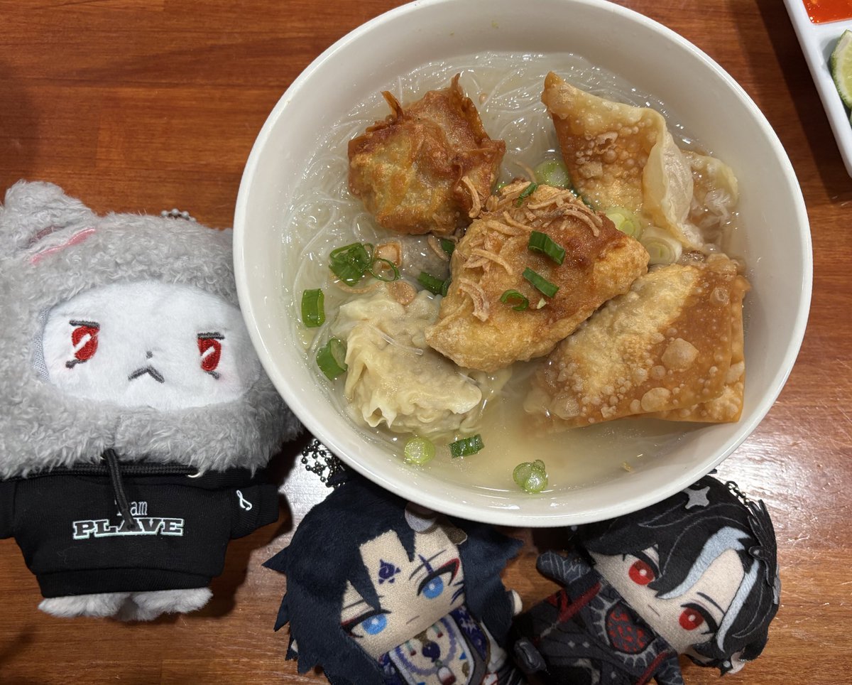 getogefrom's tweet photo. Nomnom🥱
#Lunomies #Zentobox https://t.co/Wc5EQYmw0k