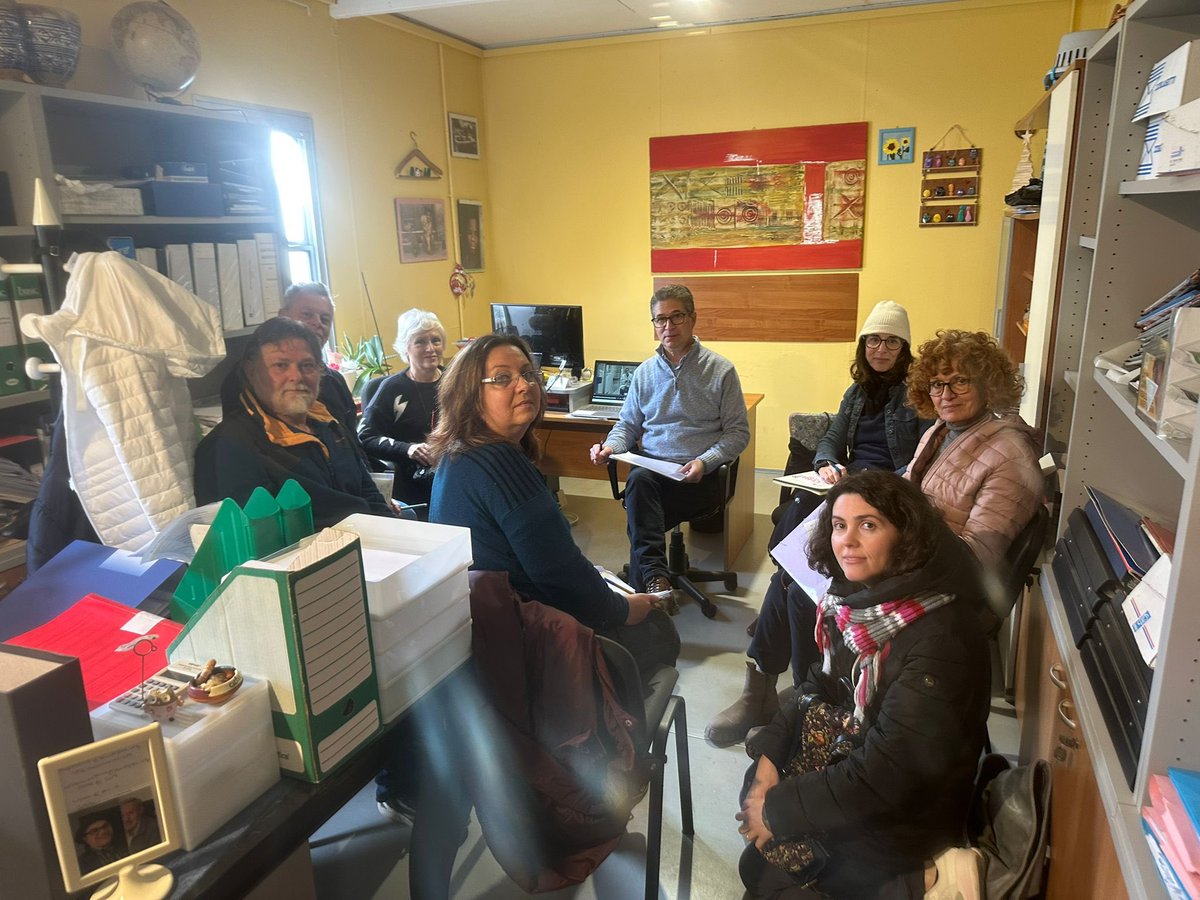 siempreconcuba's tweet photo. En la Ciudadela de Semi di Pace se realizó el primer encuentro con los 10 voluntarios que coordinarán la iniciativa solidaria "Cuba en el Corazón". Conectarán con escuelas, hospitales, farmacias y municipios para recaudar fondos y materiales para el pueblo cubano

#CubaNoEstáSola https://t.co/ENYIosPjQu