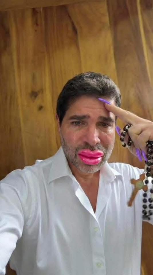Hello51207680's tweet photo. @EVerastegui Cuando ve que trump empieza una guerra https://t.co/PNi1QzLpeG