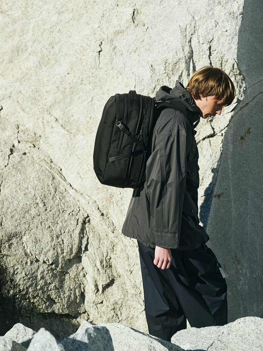 Tracks Expansion Backpack -

S26 NEW

「プロフェッショナルの余裕は、その『マチ』に宿る」
1,680デニール・コーデュラバリスティックの重厚感と、不測の事態に応える拡張性。一歩先を行くノマディック・プレイヤーズの新基準

incasejapan.com/products/track…

＃インケース #incase 
#新商品 #新作
