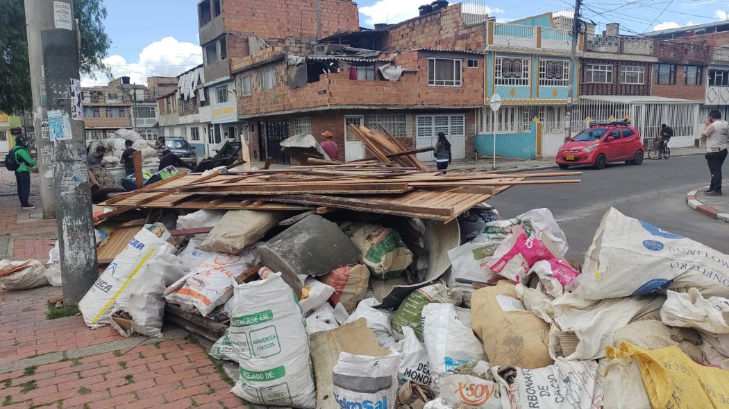 midnightsjj's tweet photo. 🚨 Iran just bombed Bogotá, Colombia https://t.co/a3Omqz1vTL