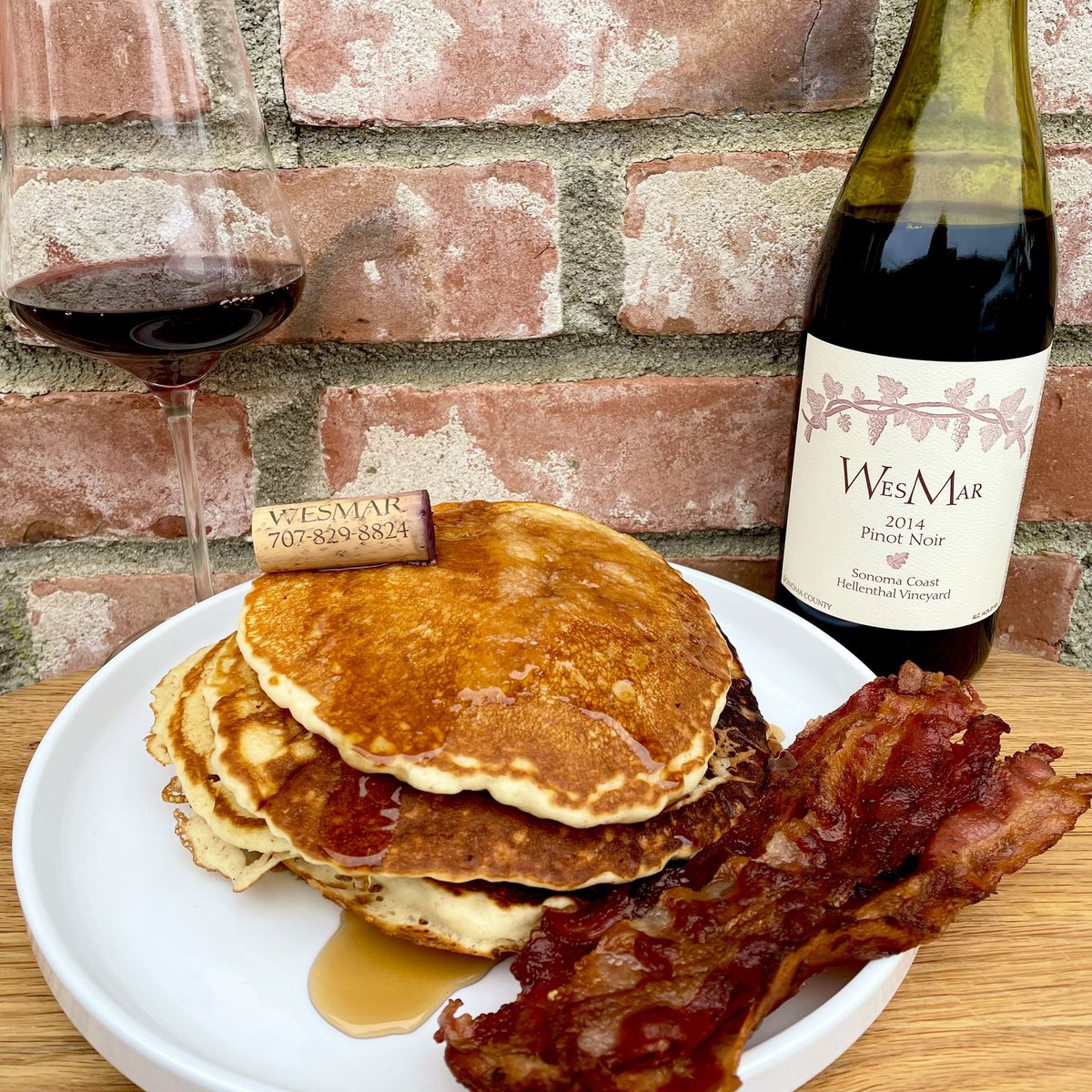 _drazzari's tweet image. #NationalPancakeDay with this WesMar pinot noir from the Hellenthal Vineyard on the Sonoma Coast. This one has a nose of fresh roses, black cherry and cinnamon with a palette full of Santa Rosa plum, clove and mocha. It’s also Open That Bottle Night!