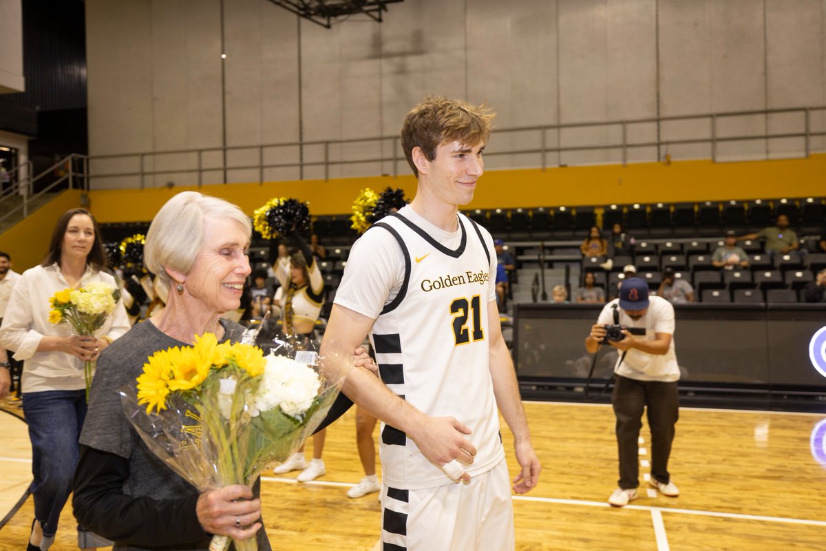 Cal State LA Basketball tweet media