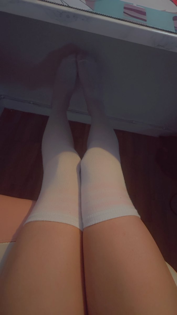 Kitzunesammy's tweet photo. Does white fit me?~ 🩷

#femboy #boywife #thighs #thighhighs #thighsocks #fem #femboi #NSFW #femboythighs #femboyass #femboybutt #FemboyGaming https://t.co/lnPoOchNxG