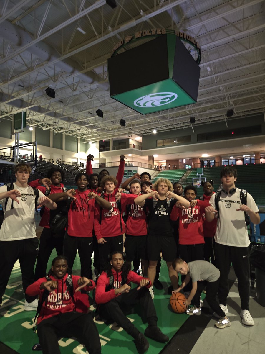 NG_Hoops's tweet photo. SO SWEET

#NGPRIDE #NGBrotherhood https://t.co/o0u3GSIdvN