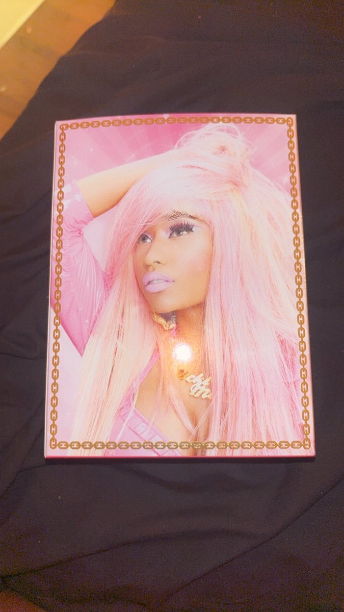 lorchocolate's tweet photo. Finally replaced my OG #pinkfridayfragrance I love being a barb 🦄 @NICKIMINAJ https://t.co/wE15BubD89