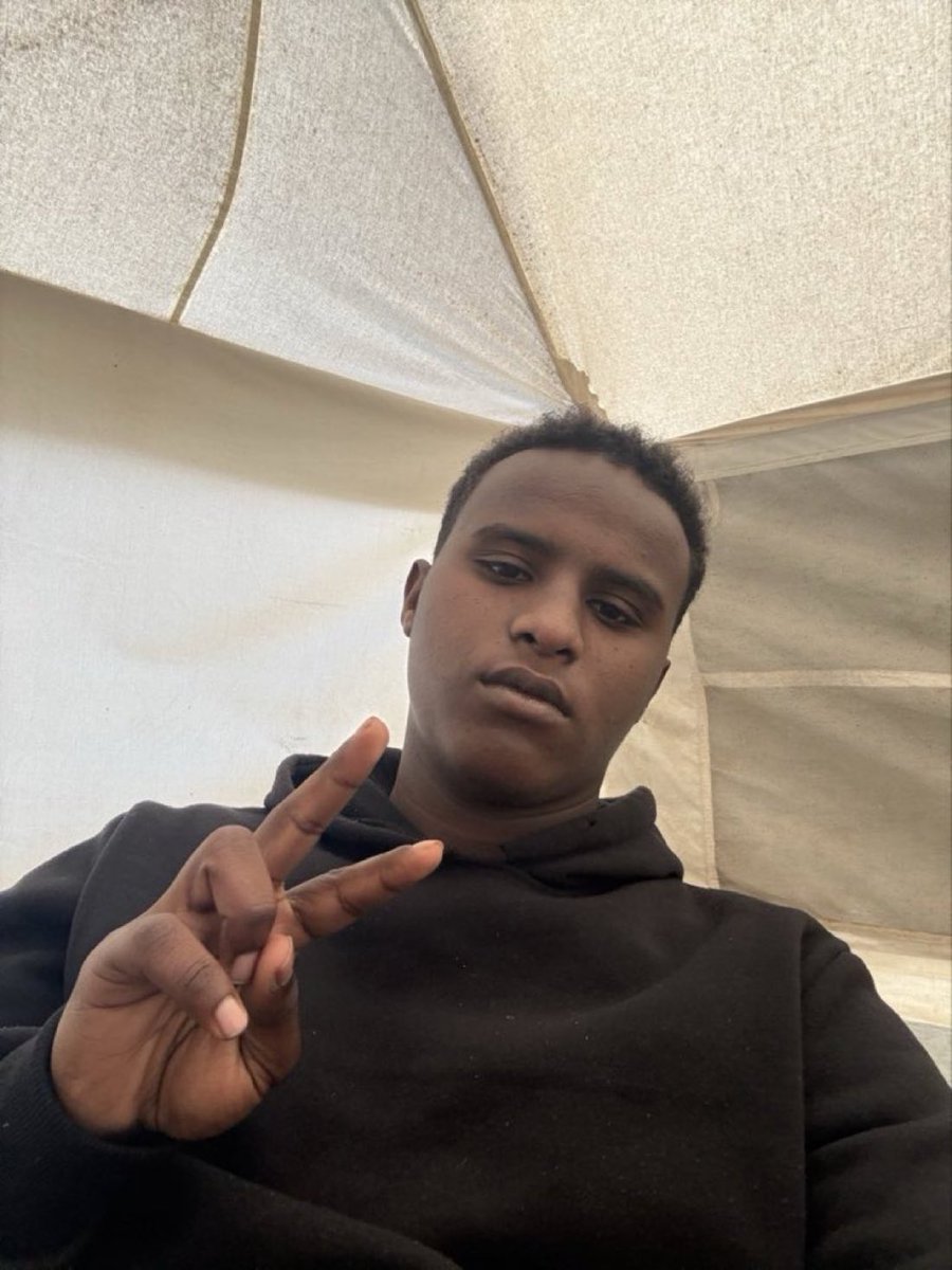 nobody loves me
nobody listens  

I don't want likes. I don't want views. I just want to eat.

If you're browsing, please leave a dot. It's just a dot.
Nobody hears me

chuffed.org/project/135556