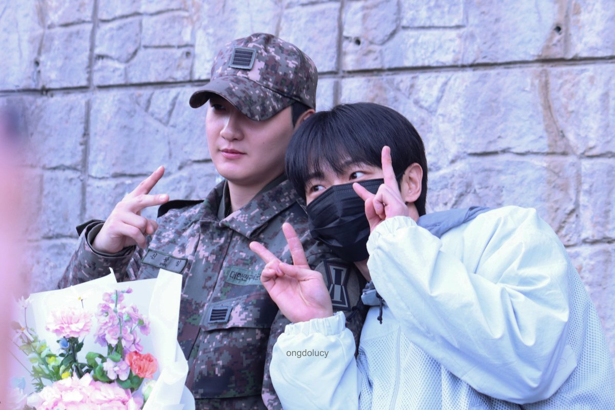 ongdolucy's tweet photo. 병장 신광일 전역축하해!! ♡ https://t.co/BTEcTf3i8w
