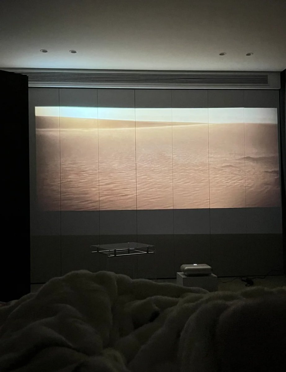 RosettaJeanTea's tweet photo. Lost in an endless desert dream 🌵✨ Every projection tells a story! #HomeCinema #Wanderlust #ArtInMotion https://t.co/7jOvmtxEfG