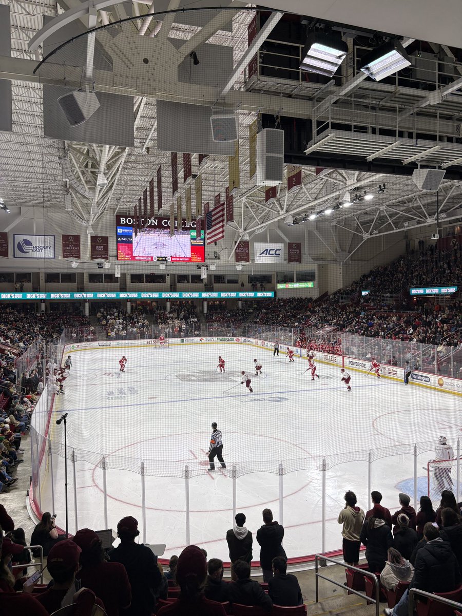 1ittleknownfact's tweet photo. The aul rival. #BeatBU https://t.co/49gbvE5JUz