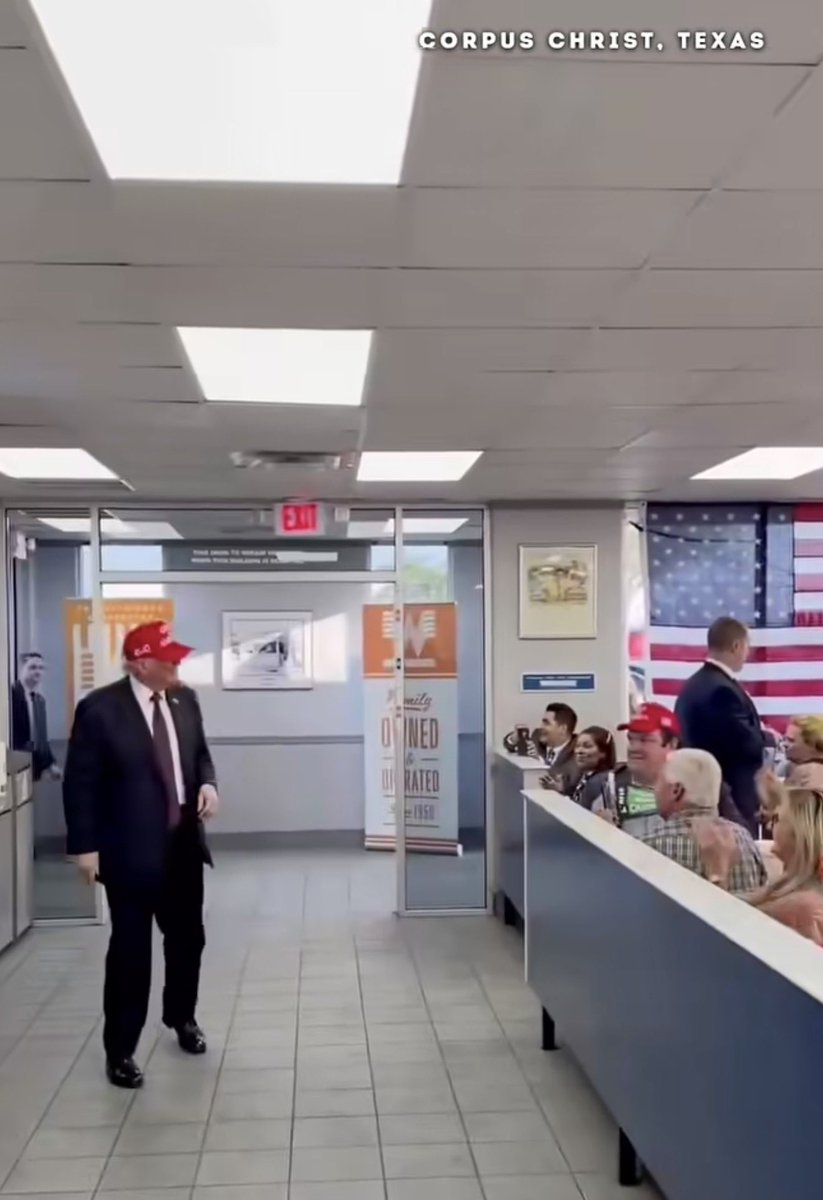 BuckWilde_'s tweet image. Never forget that time Trump stopped and got @Whataburger before bombing Iran.