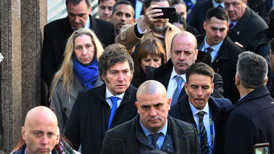 RED92cadadiamas's tweet photo. 👥🗣️📢  #MundoRED92 | #Ataques | #OperativoUSA | #Argentina | 

Milei respaldó el operativo de EE.UU. e Israel y recordó el atentado a la AMIA 

https://t.co/efDkatNskH https://t.co/6cF2dLvTnz
