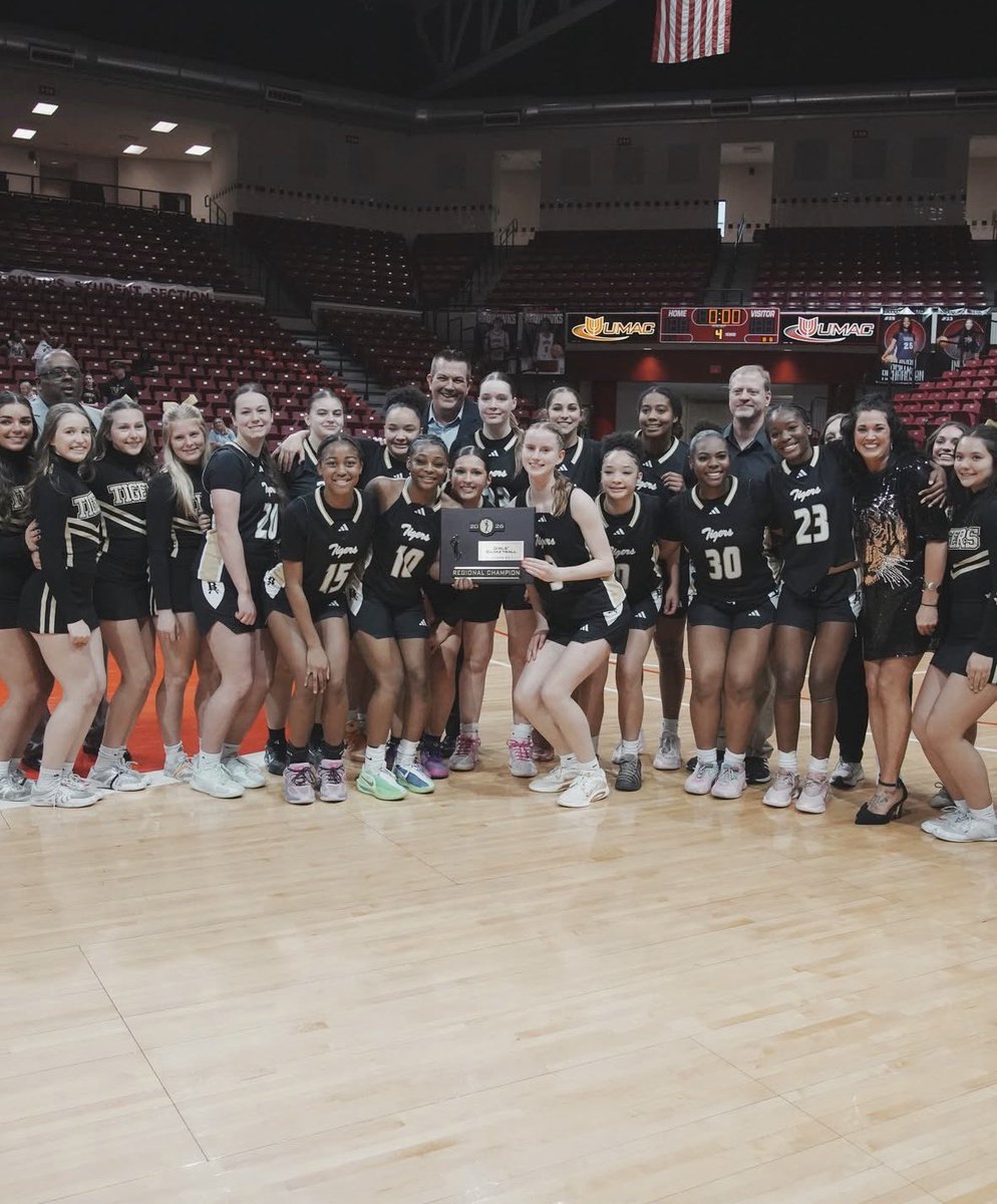 LadyTigerWBB's tweet photo. REGIONAL CHAMPS!!! So proud of our team! π #OWNIT #BATID https://t.co/mSbTmBAEvv