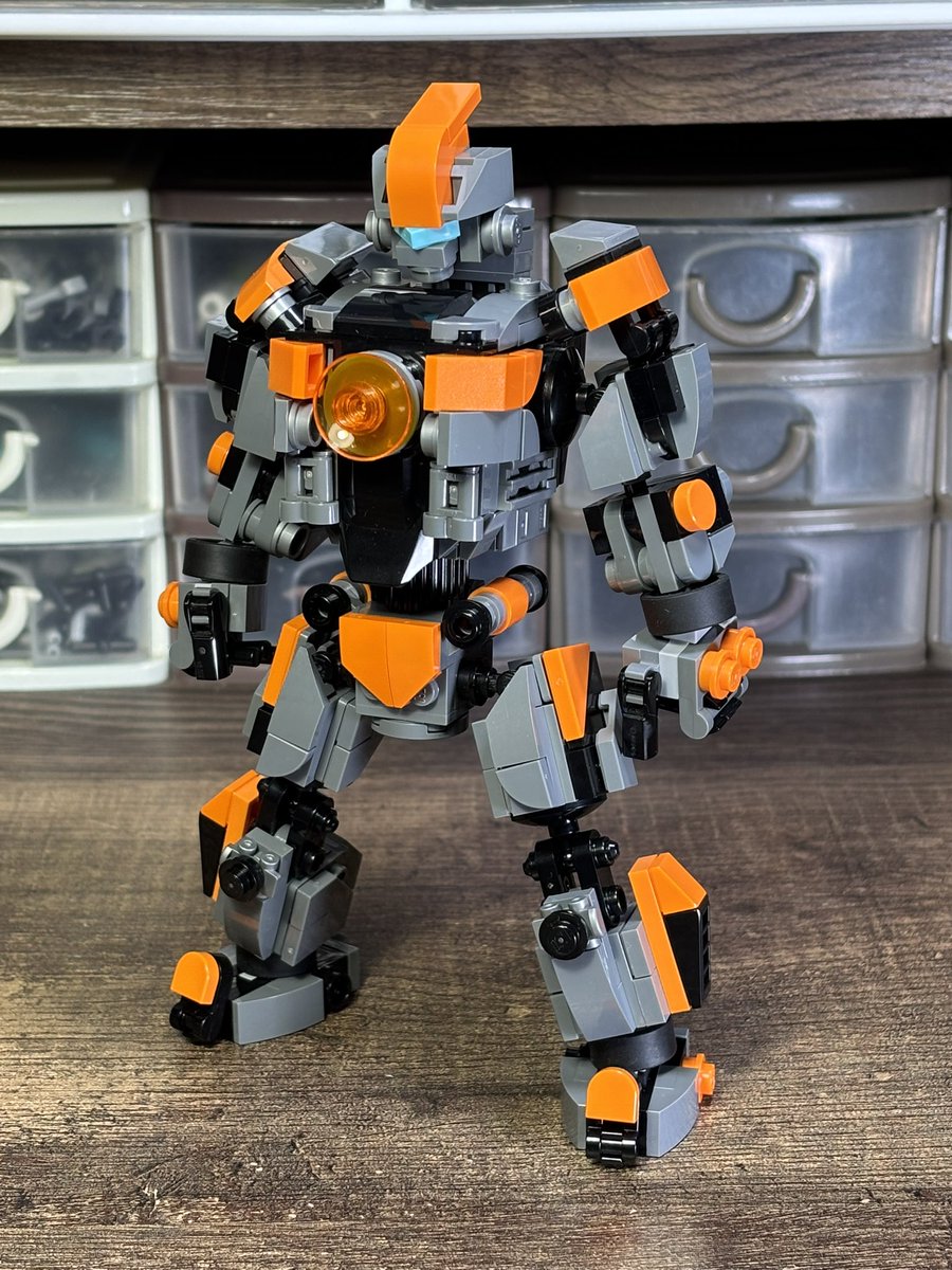 クォル(メ・ガネ) tweet media