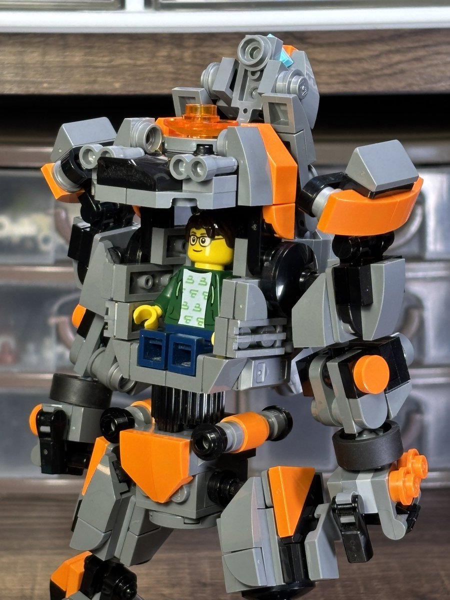 クォル(メ・ガネ) tweet media