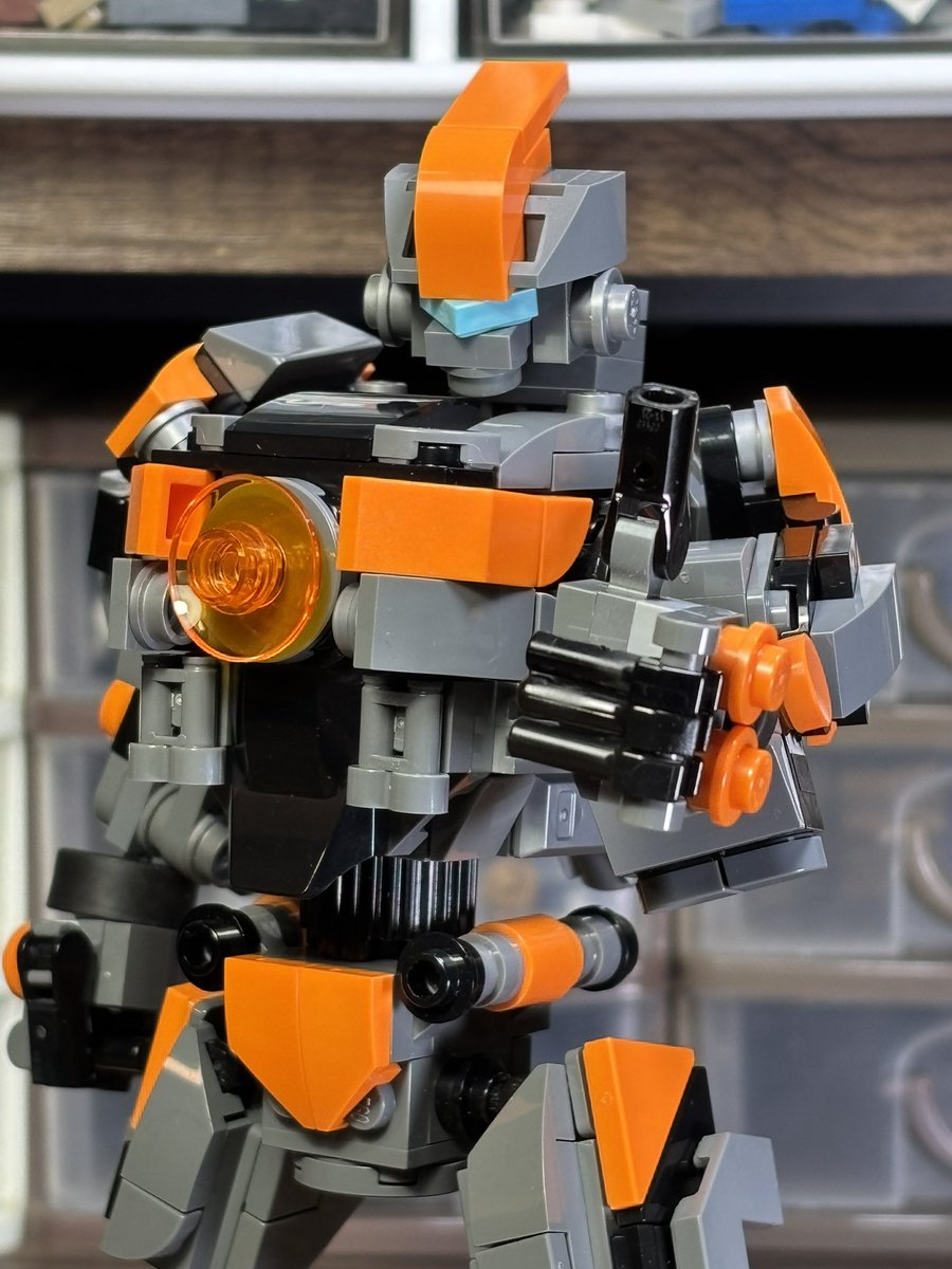 クォル(メ・ガネ) tweet media