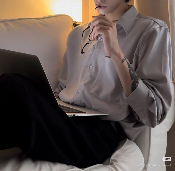 Yudita_YGNPRY's tweet image. — ; 𝘿𝙞𝙘𝙩𝙞𝙤𝙣𝙖𝙧𝙮 #NoteSun

"you're rich 🎵, udah enak disana, tapi kenapa malah keluar dari rumah? aneh banget deh keputusan kamu itu"

cw//tw : top🎵, sub ☀ | sedikit 18+, fluff and kissing | mental issue, panic attack, etc |