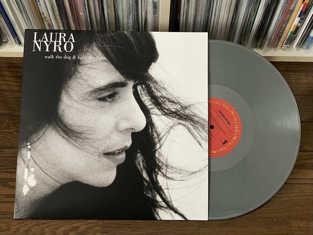 今日から三月。本日朝の一枚は心温まる大好きなレコードから。今月も