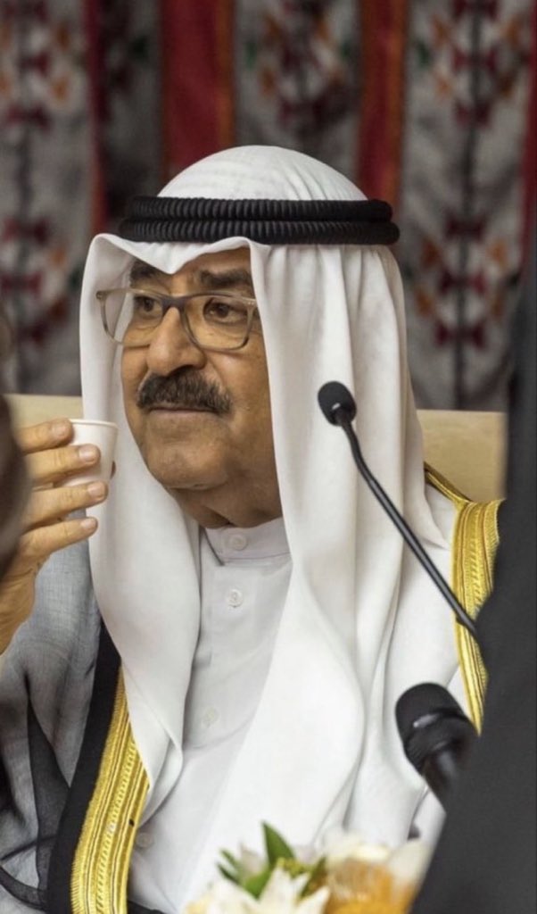 10l_9's tweet photo. الوضع الاقليمي مثل منت شايف
ولا  حسبنا  حسابكم  وانتلهوى
ㅤ
زعيمكم  تحت  السراديب خايف 
وأميرنا بعد  الفطور  يتقهوى  :)

#الحرب_العالمية_الثالثة
#الكويت_خط_احمر https://t.co/ijsHPKrXST