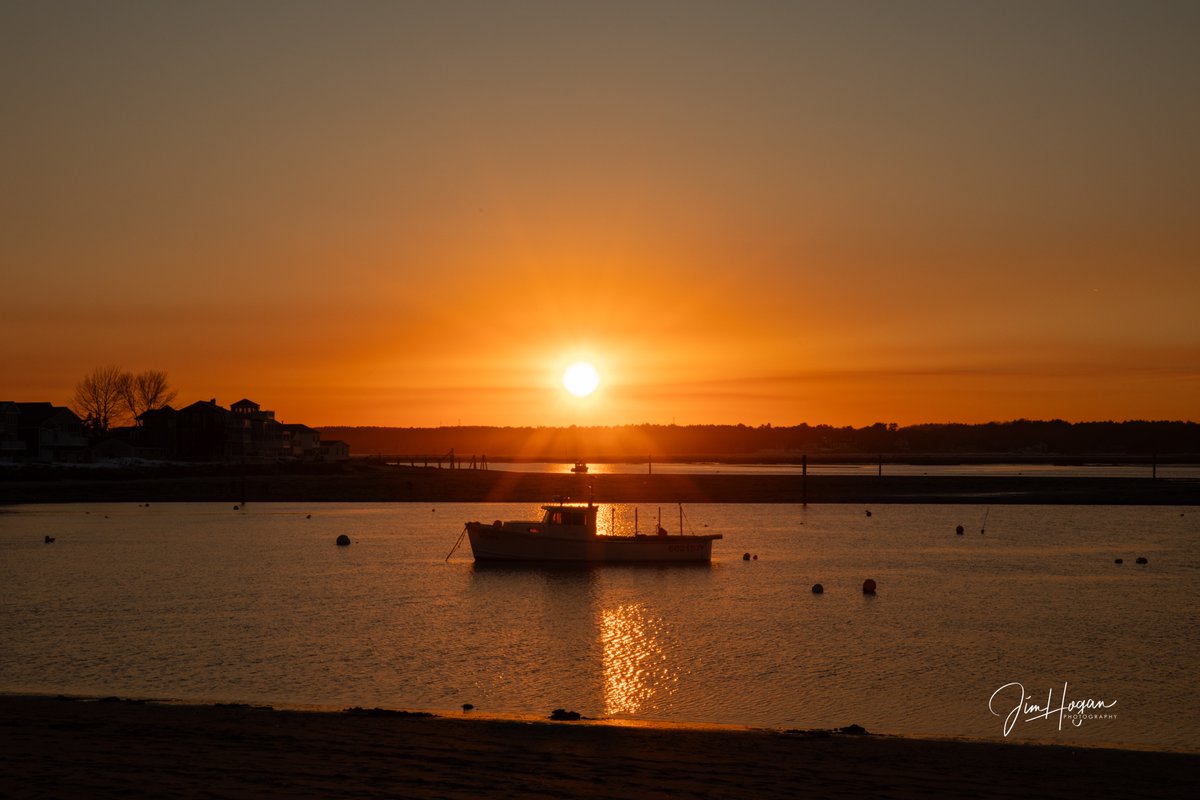 thurstonhow's tweet image. Sunset tonight (02-28-26) over the Seabrook side of Hampton Harbor, NH. @ericfisher @SurfSkiWeather @RyanBretonWX @MILLCITYWEATHER @WeatherNation #sunset #NHSeacoast
